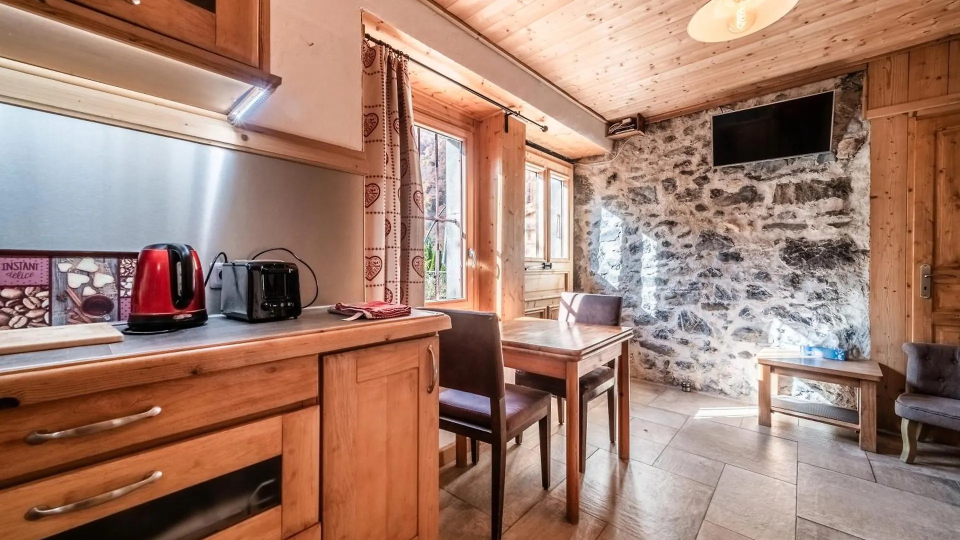 110 M2 Renoves Dans Ancienne Ferme Apartment Sixt-Fer-a-Cheval 0*,  France